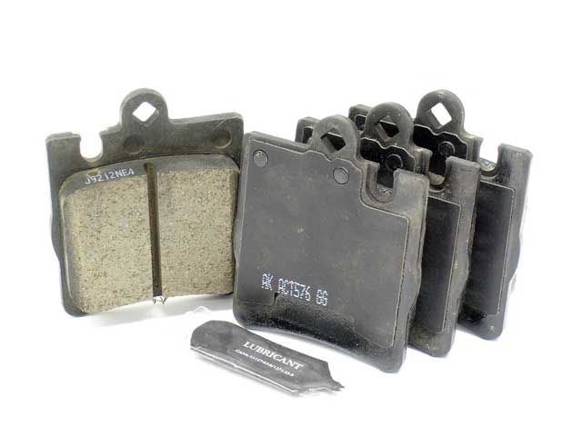 Brake Pad Set - Rear - Akebono Euro (003420282041)