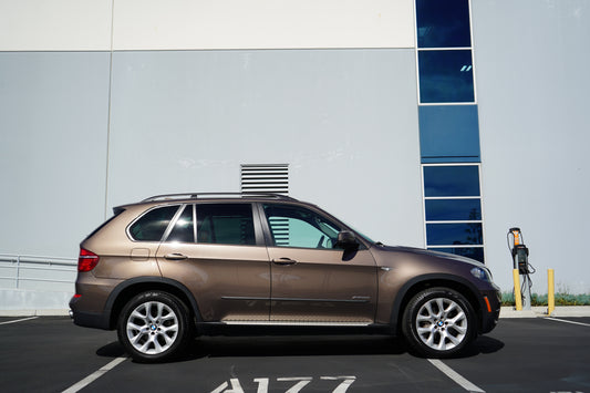 2011 BMW X5 xDrive35i for sale at Iconic Garage — photo 2 of 10