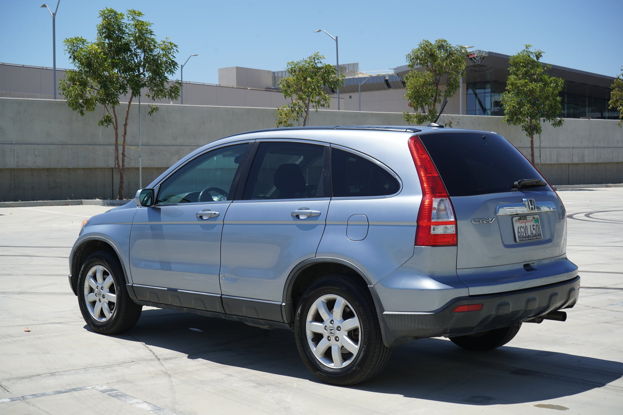 2009 Honda CR-V EX-L leather steering wheel and controls - Iconic Garage Burbank CA