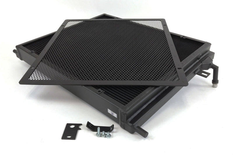 csf 2014+ bmw m3/m4 (f8x) front mount heat exchanger w/rock guard - black bmw m3 m4 f80 f82 f8x iconic garage