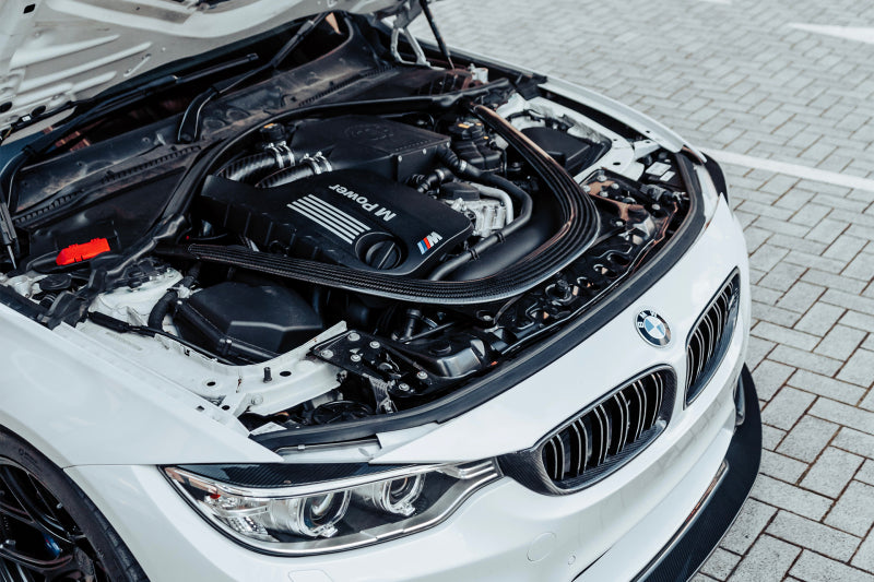 csf 2014+ bmw m3/m4 (f8x) top mount charge-air-cooler - crinkle black bmw m3 m4 f80 f82 f8x iconic garage