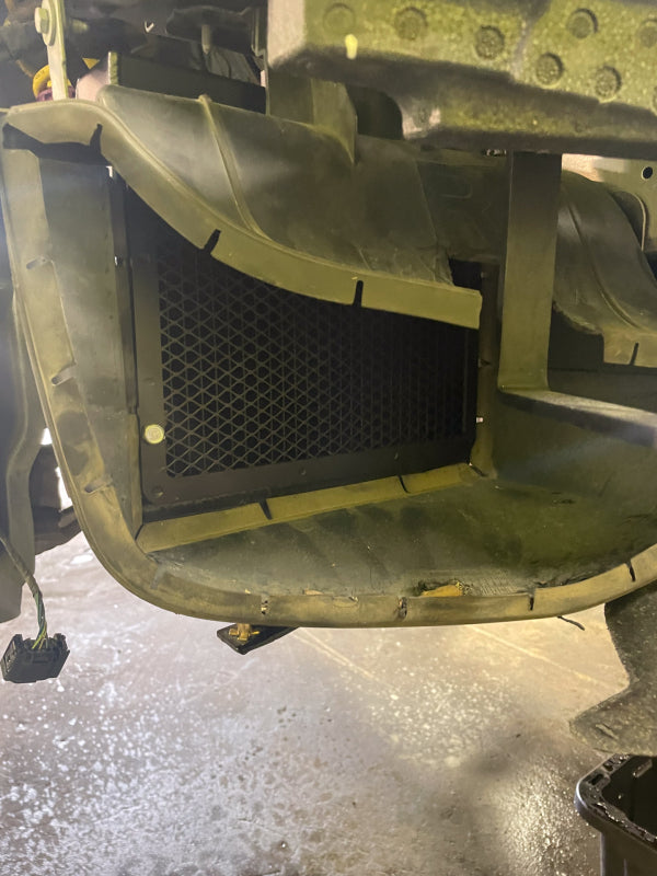 csf bmw f8x m3/m4/m2c auxiliary radiators w/ rock guards (sold individually - fits left and right bmw m3 m4 f80 f82 f8x iconic garage