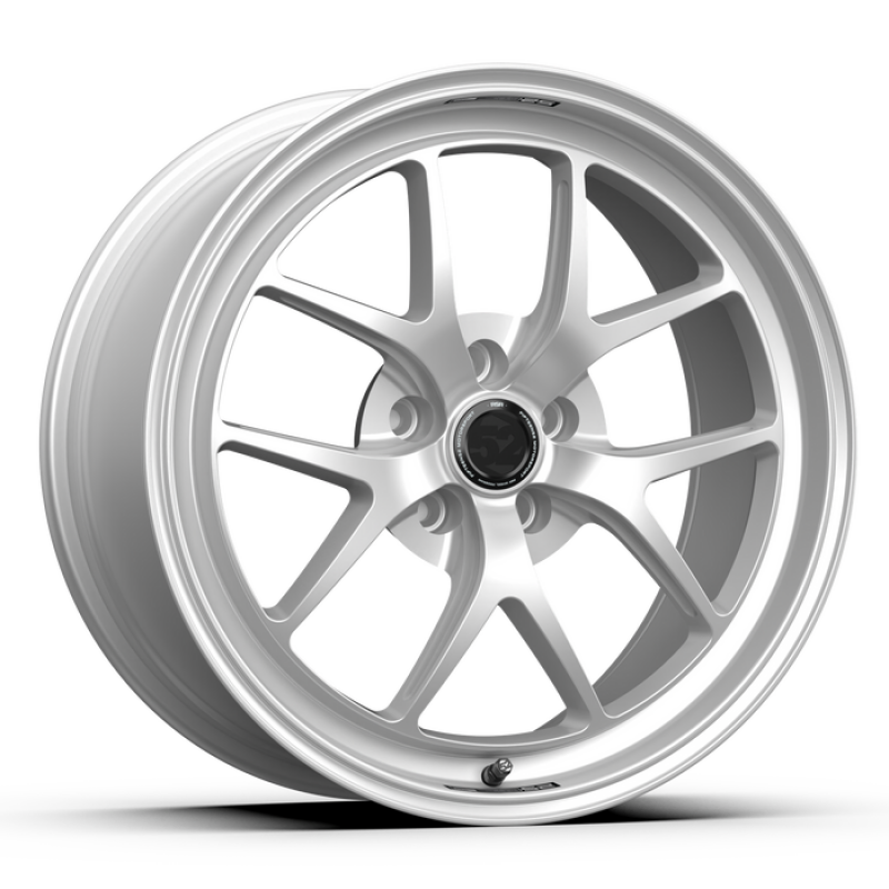 fifteen52 Sector RSR 19x9.5 ET22 5x120 Radiant Silver